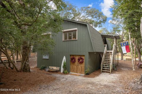 A home in Pine Knoll Shores