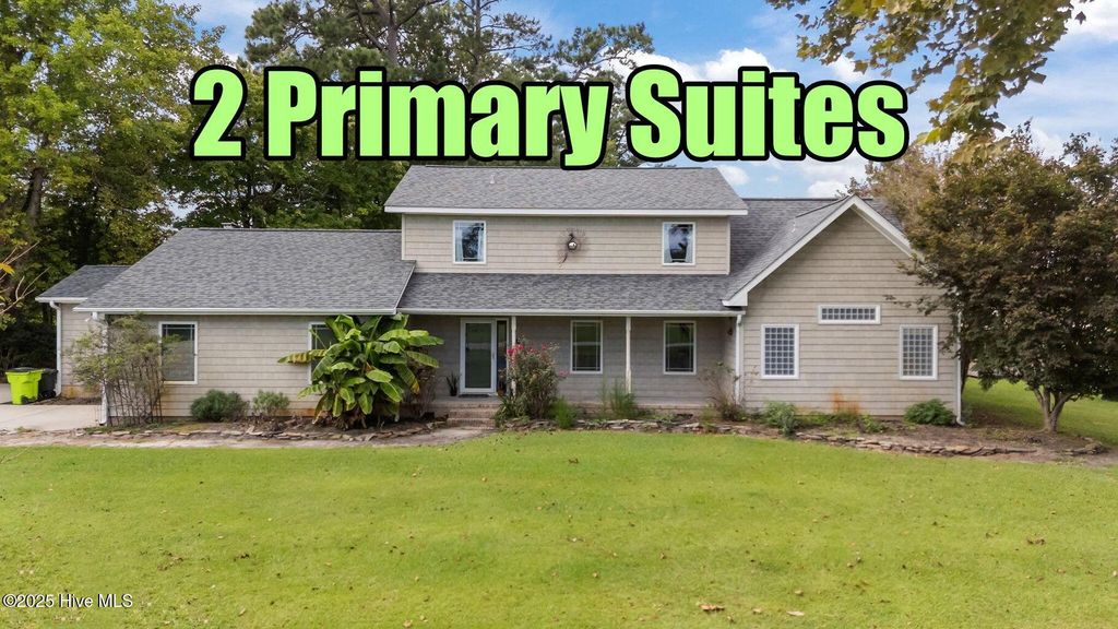 Photo of 102 Trevino Lane, New Bern, NC 28560 (MLS # 100529434)