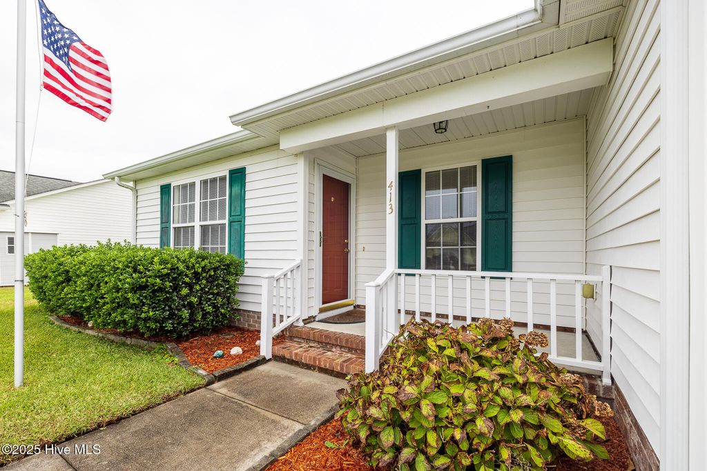 Photo of 413 Meeting Street, Beaufort, NC 28516 (MLS # 100531399)