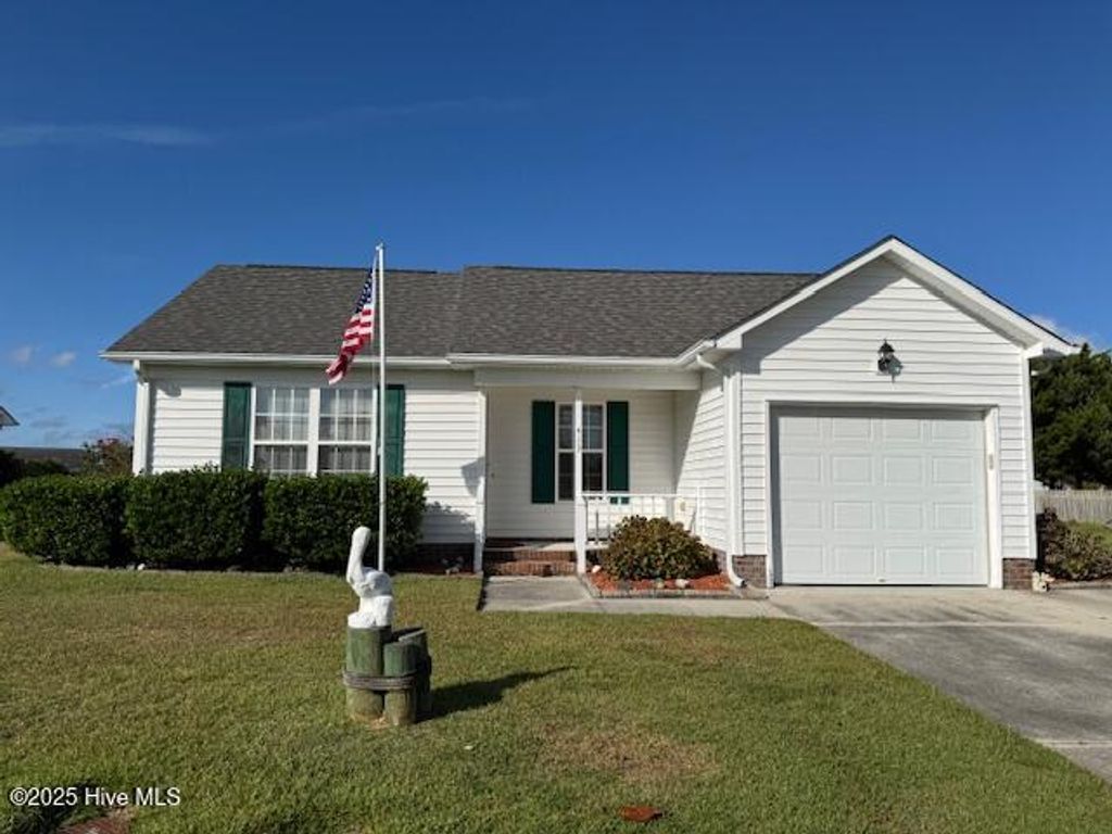 Photo of 413 Meeting Street, Beaufort, NC 28516 (MLS # 100531399)