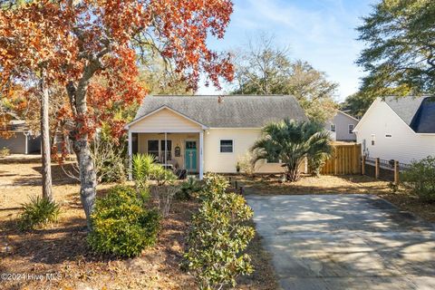 A home in Oak Island