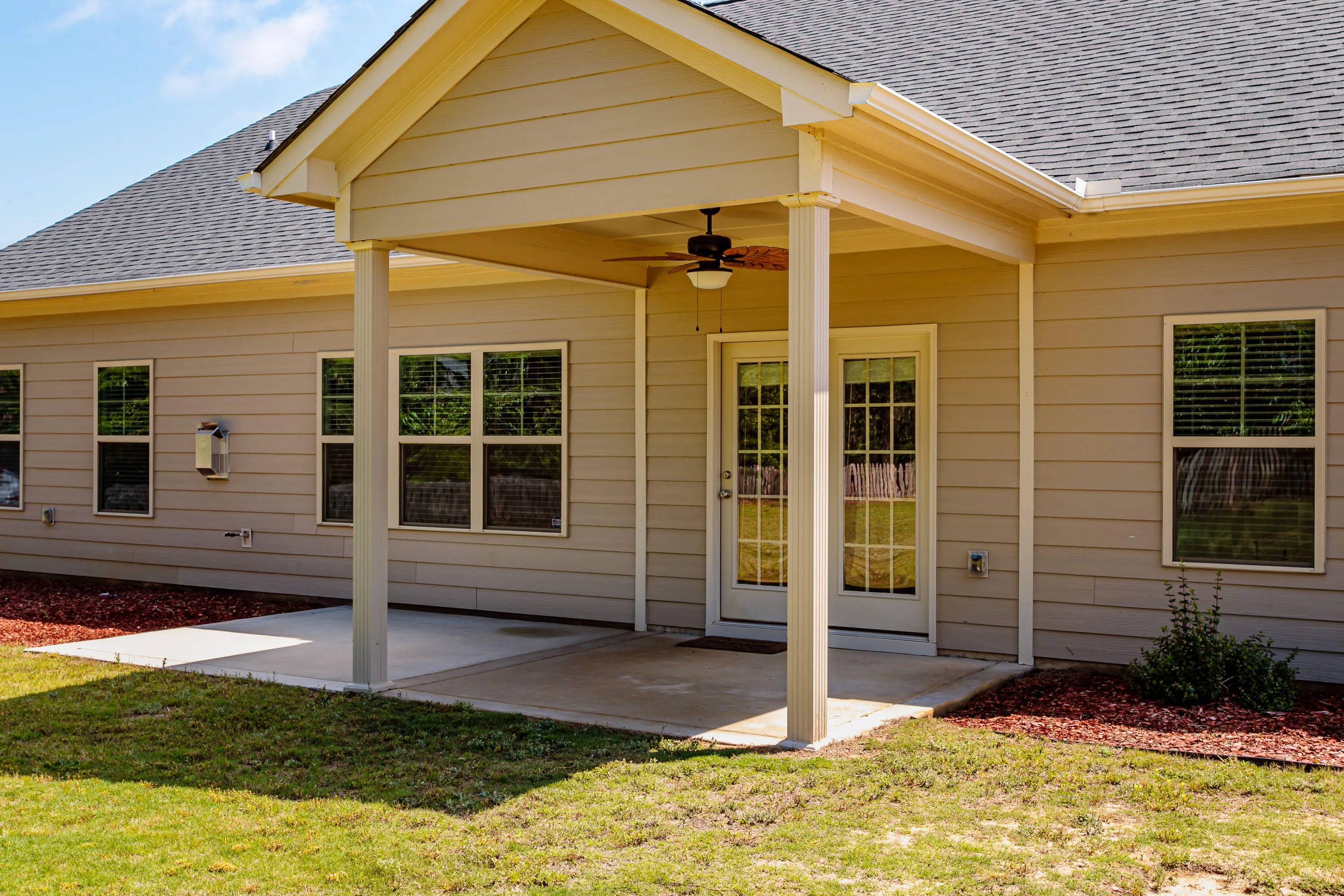 Whispering Pines, North Carolina 28327, United States, 5 Bedrooms Bedrooms, ,3 BathroomsBathrooms,Residential,Pending,26601