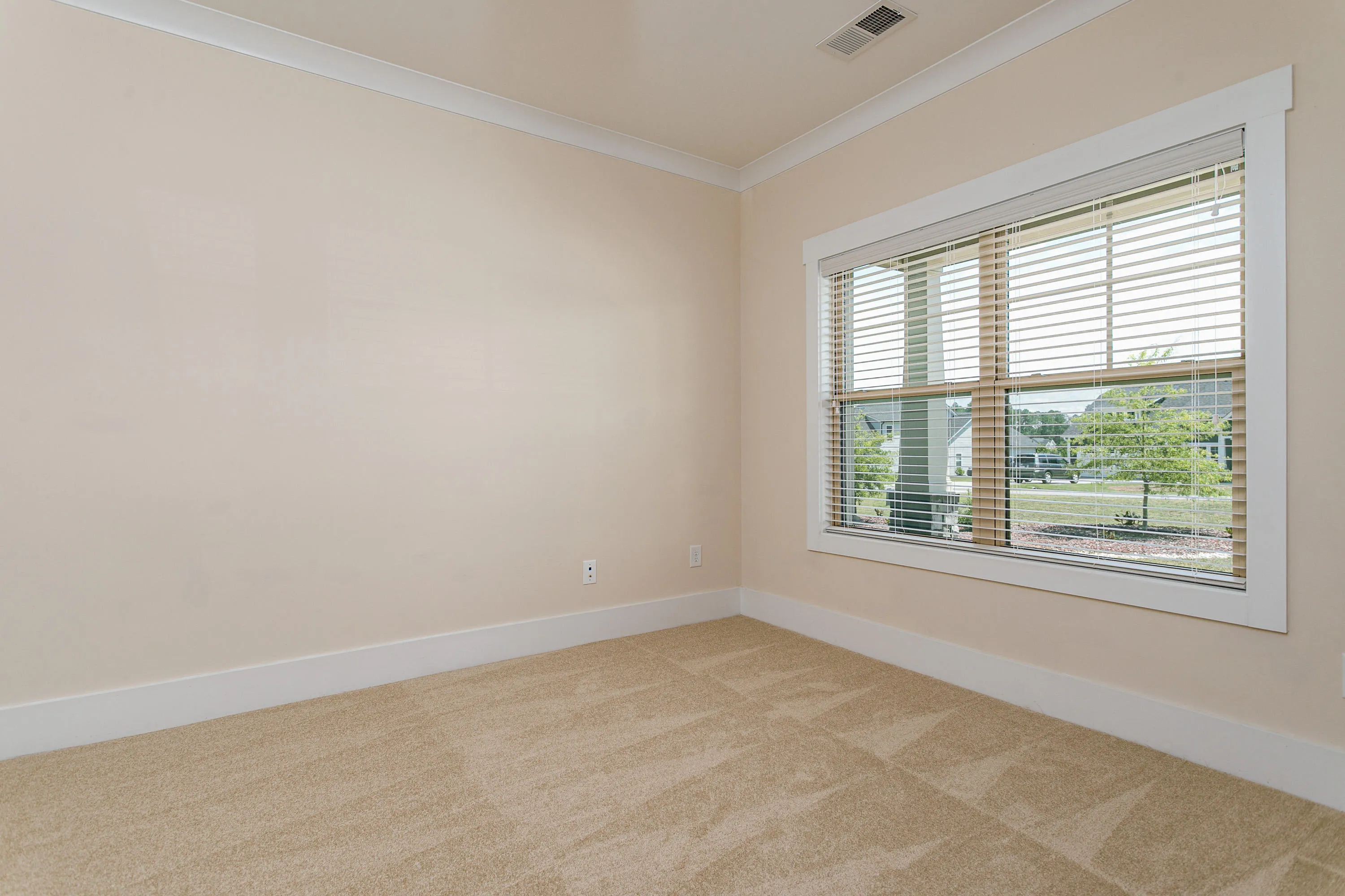 Whispering Pines, North Carolina 28327, United States, 5 Bedrooms Bedrooms, ,3 BathroomsBathrooms,Residential,Pending,26601