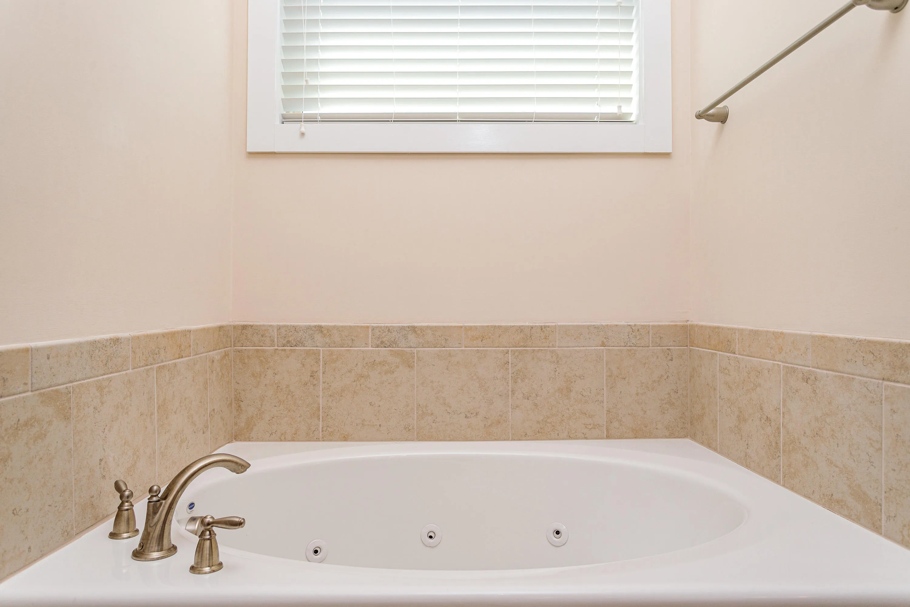 Whispering Pines, North Carolina 28327, United States, 5 Bedrooms Bedrooms, ,3 BathroomsBathrooms,Residential,Pending,26601