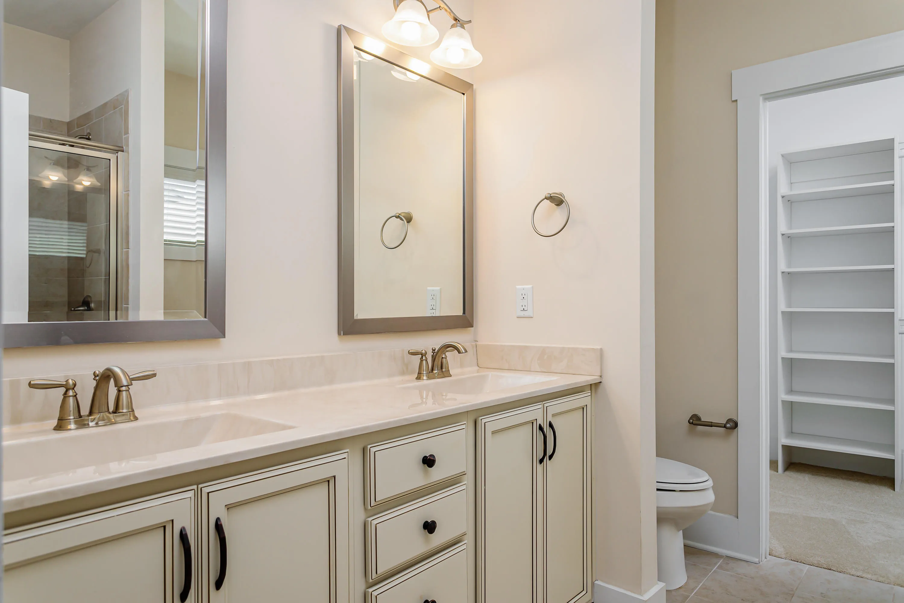 Whispering Pines, North Carolina 28327, United States, 5 Bedrooms Bedrooms, ,3 BathroomsBathrooms,Residential,Pending,26601