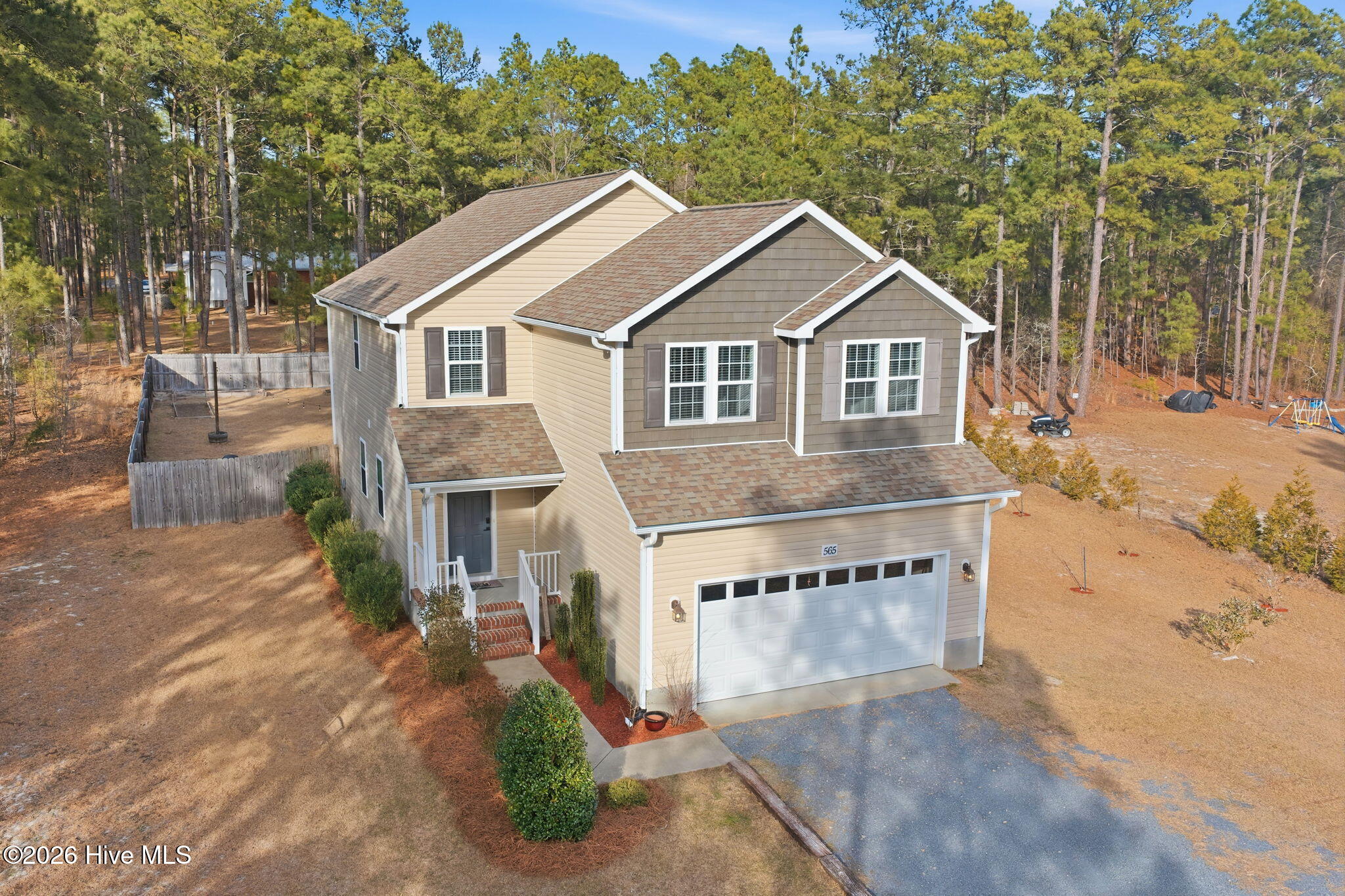 565 W Philadelphia Avenue