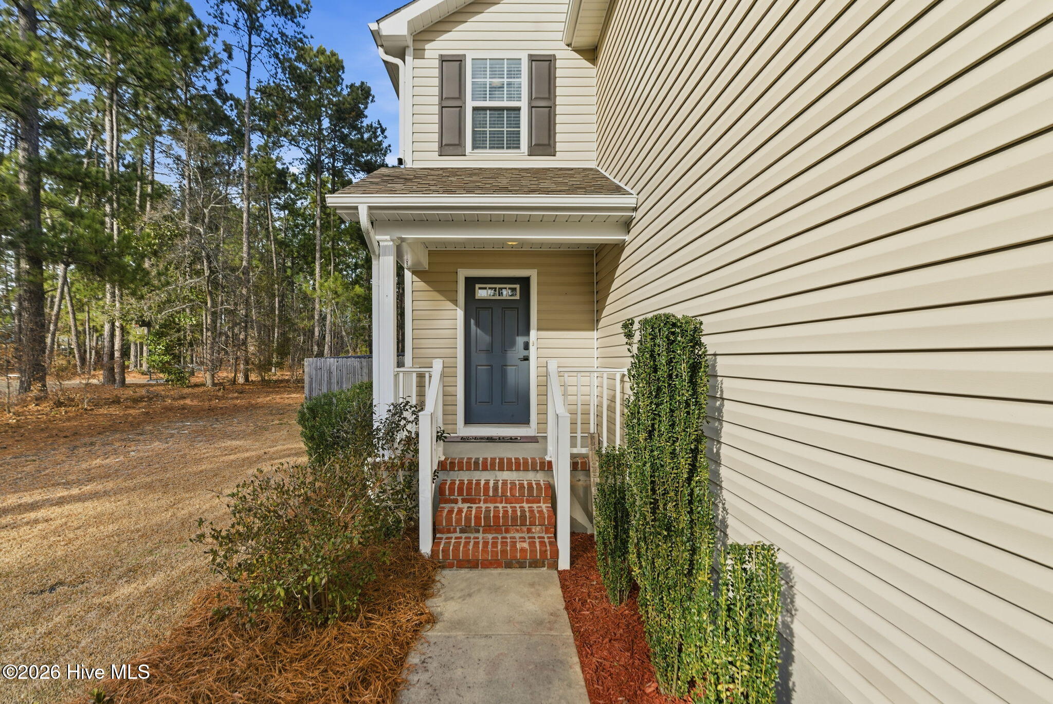 565 W Philadelphia Avenue