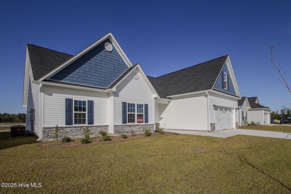 Photo of 214 Windsor Run Boulevard, Jacksonville, NC 28546 (MLS # 100525812)