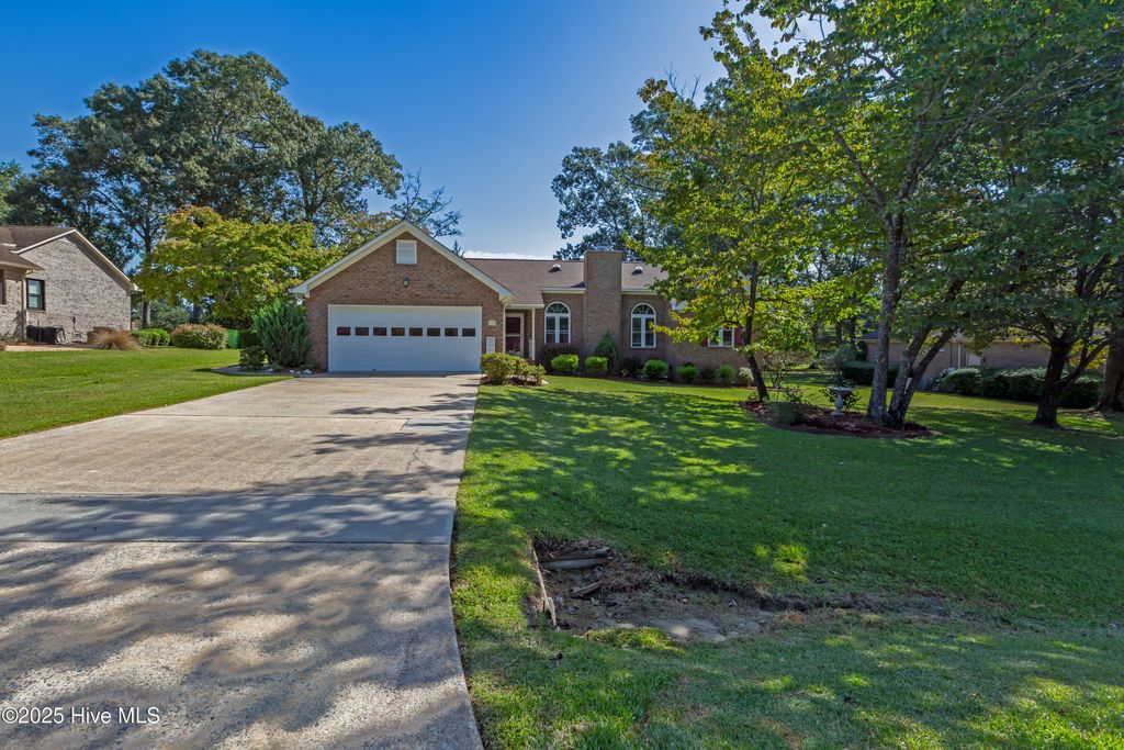 Photo of 306 N Carolina Drive, New Bern, NC 28562 (MLS # 100535851)