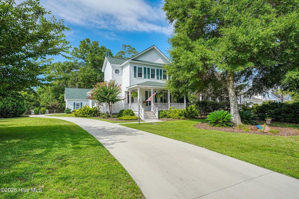 Photo of 5122 Fernwood Drive, Southport, NC 28461 (MLS # 100521438)