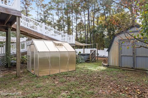 A home in Oak Island