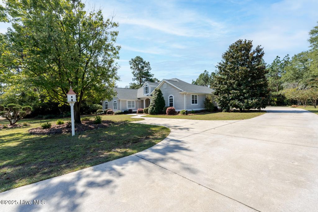 Photo of 83 Willard Tatum Road, Elizabethtown, NC 28337 (MLS # 100535382)