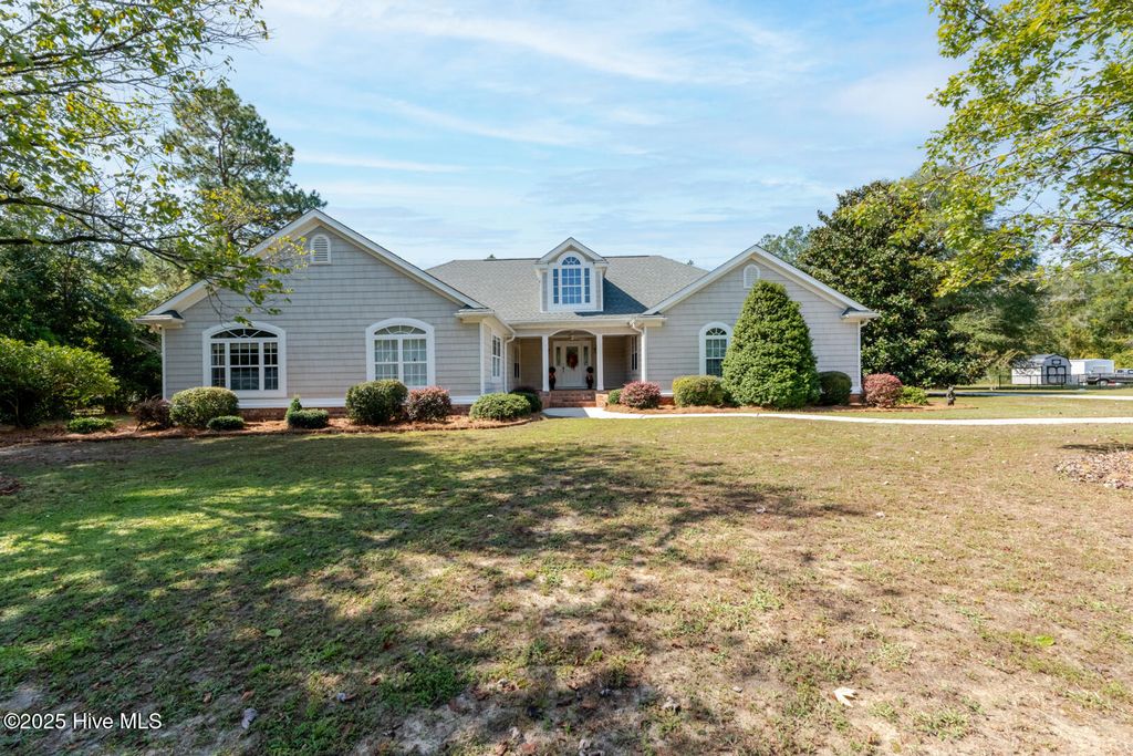 Photo of 83 Willard Tatum Road, Elizabethtown, NC 28337 (MLS # 100535382)