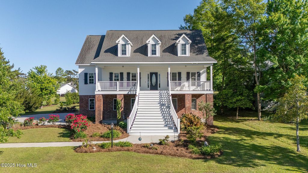 Photo of 708 Comet Drive, Beaufort, NC 28516 (MLS # 100505039)