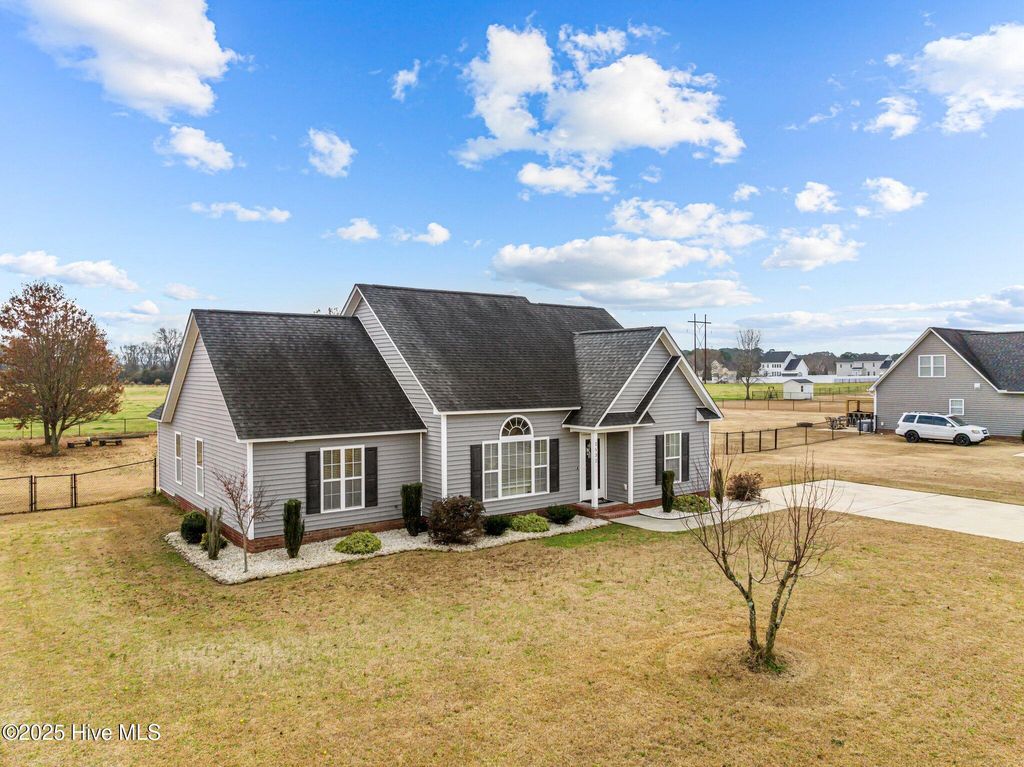 Photo of 2532 Plumosa Drive, Grimesland, NC 27837 (MLS # 100533149)
