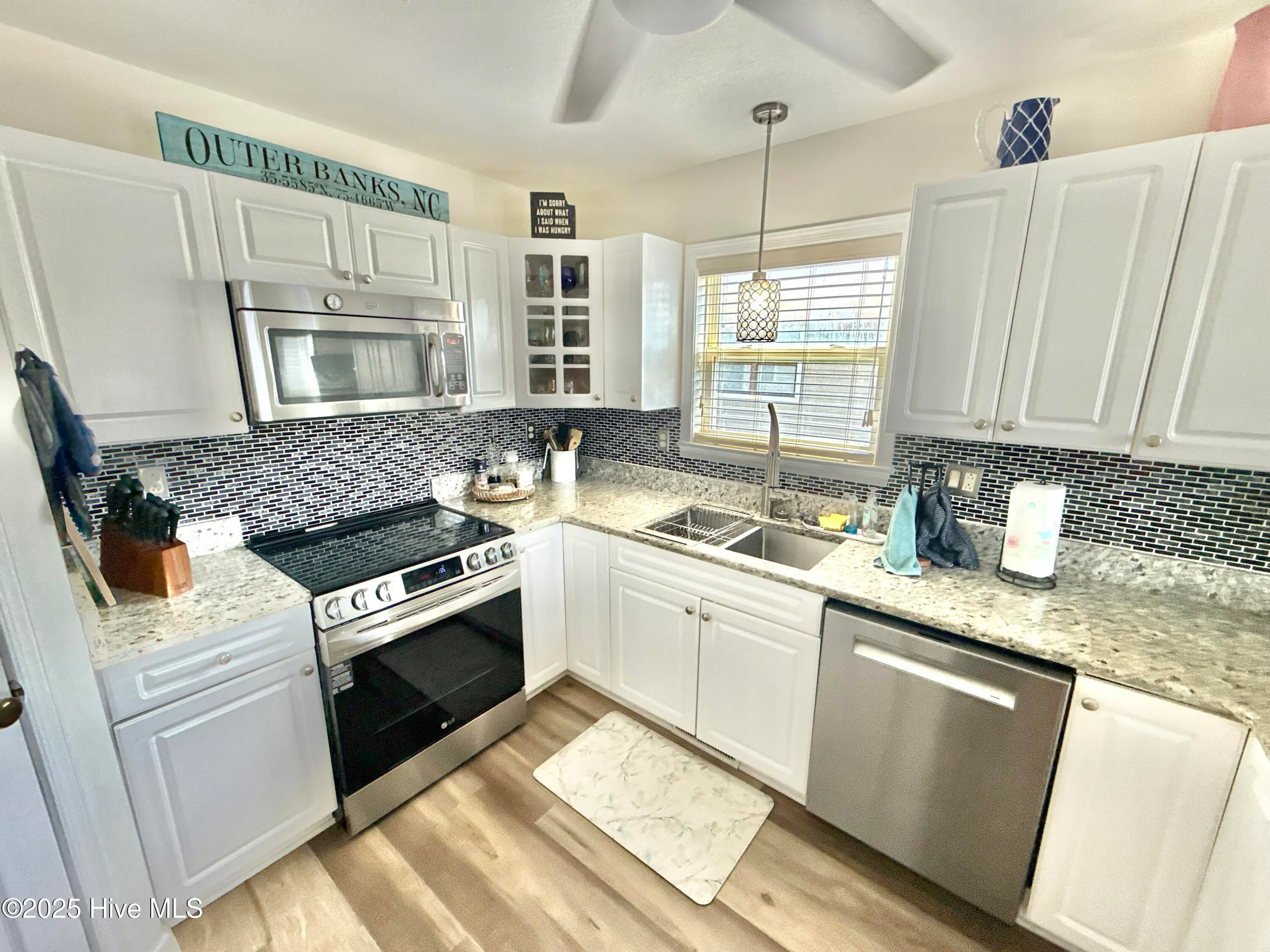 Kill Devil Hills, North Carolina 27948, United States, 3 Bedrooms Bedrooms, ,2 BathroomsBathrooms,Residential,Active,164222