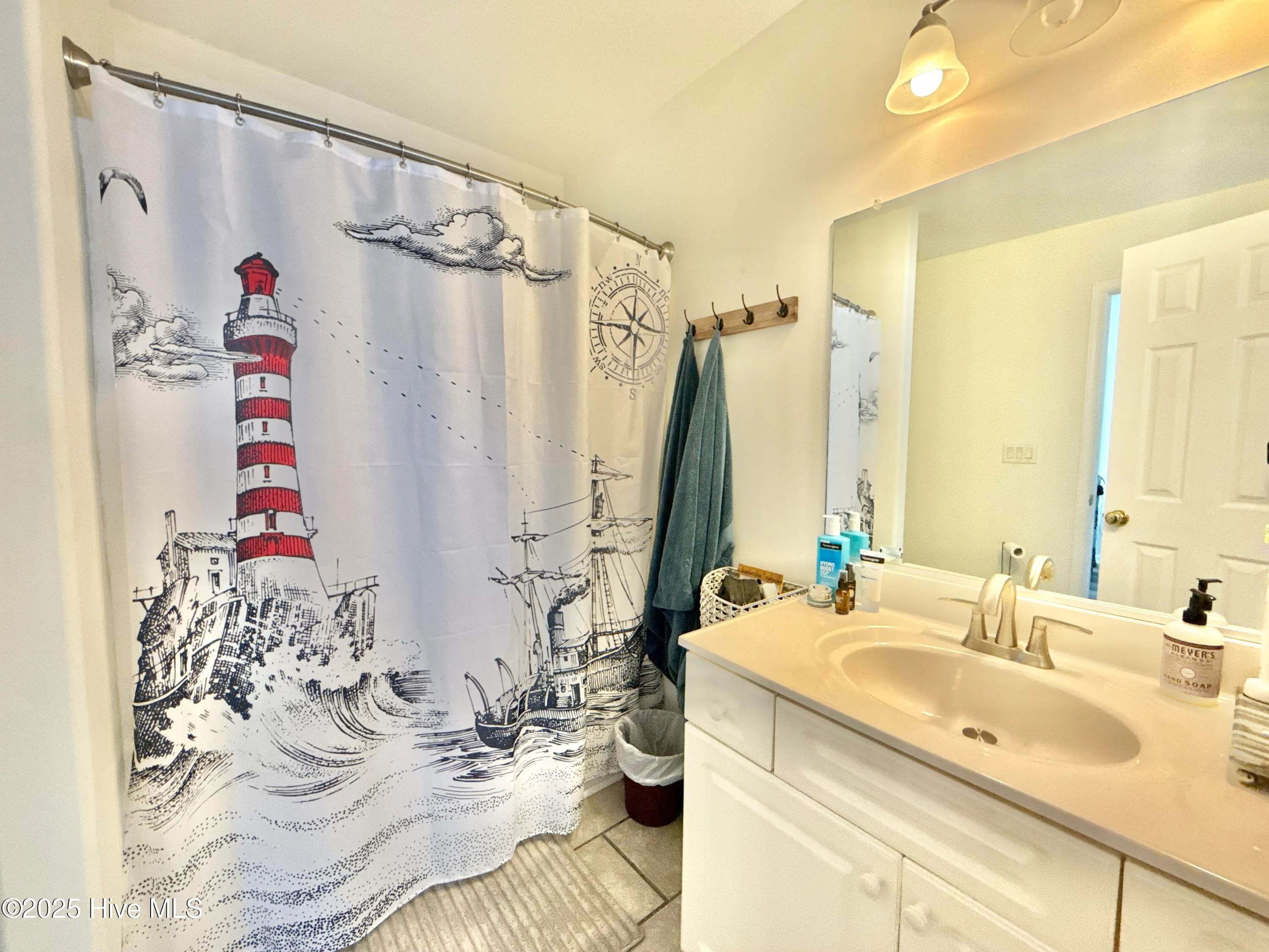 Kill Devil Hills, North Carolina 27948, United States, 3 Bedrooms Bedrooms, ,2 BathroomsBathrooms,Residential,Active,164222