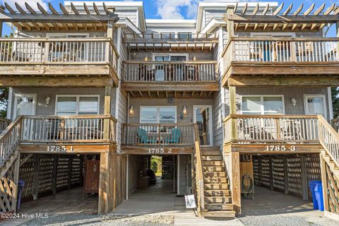 A home in North Topsail Beach