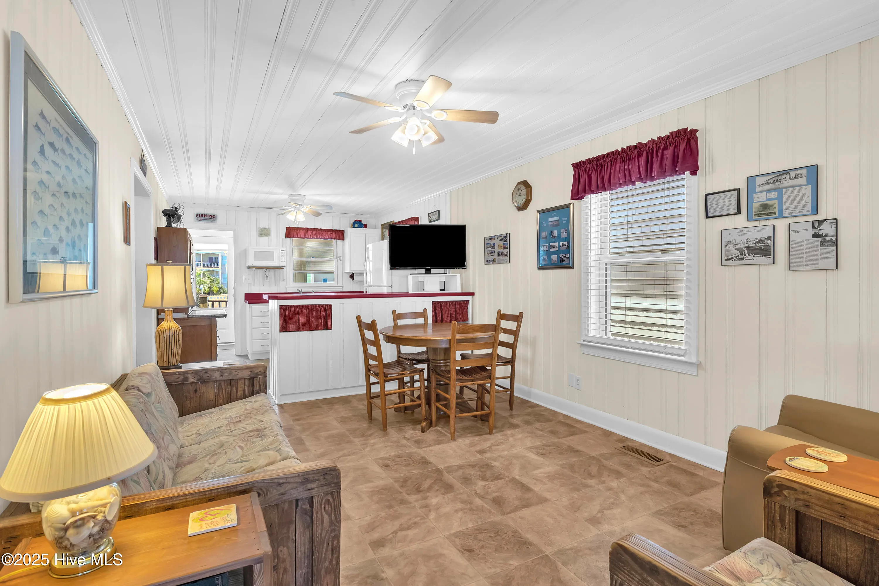 Carolina Beach, North Carolina 28428, United States, 3 Bedrooms Bedrooms, ,2 BathroomsBathrooms,Residential,Active,100422