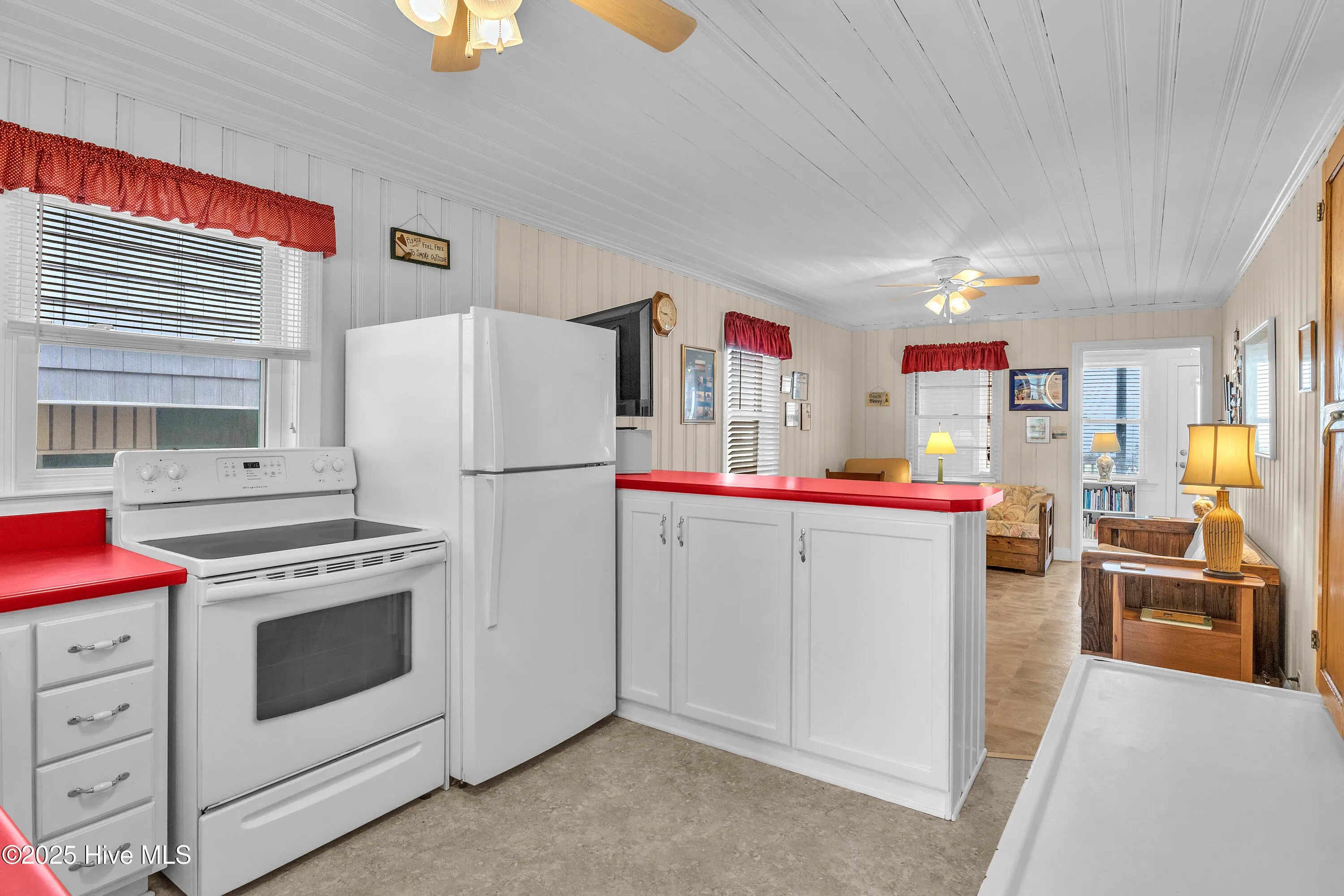 Carolina Beach, North Carolina 28428, United States, 3 Bedrooms Bedrooms, ,2 BathroomsBathrooms,Residential,Active,100422