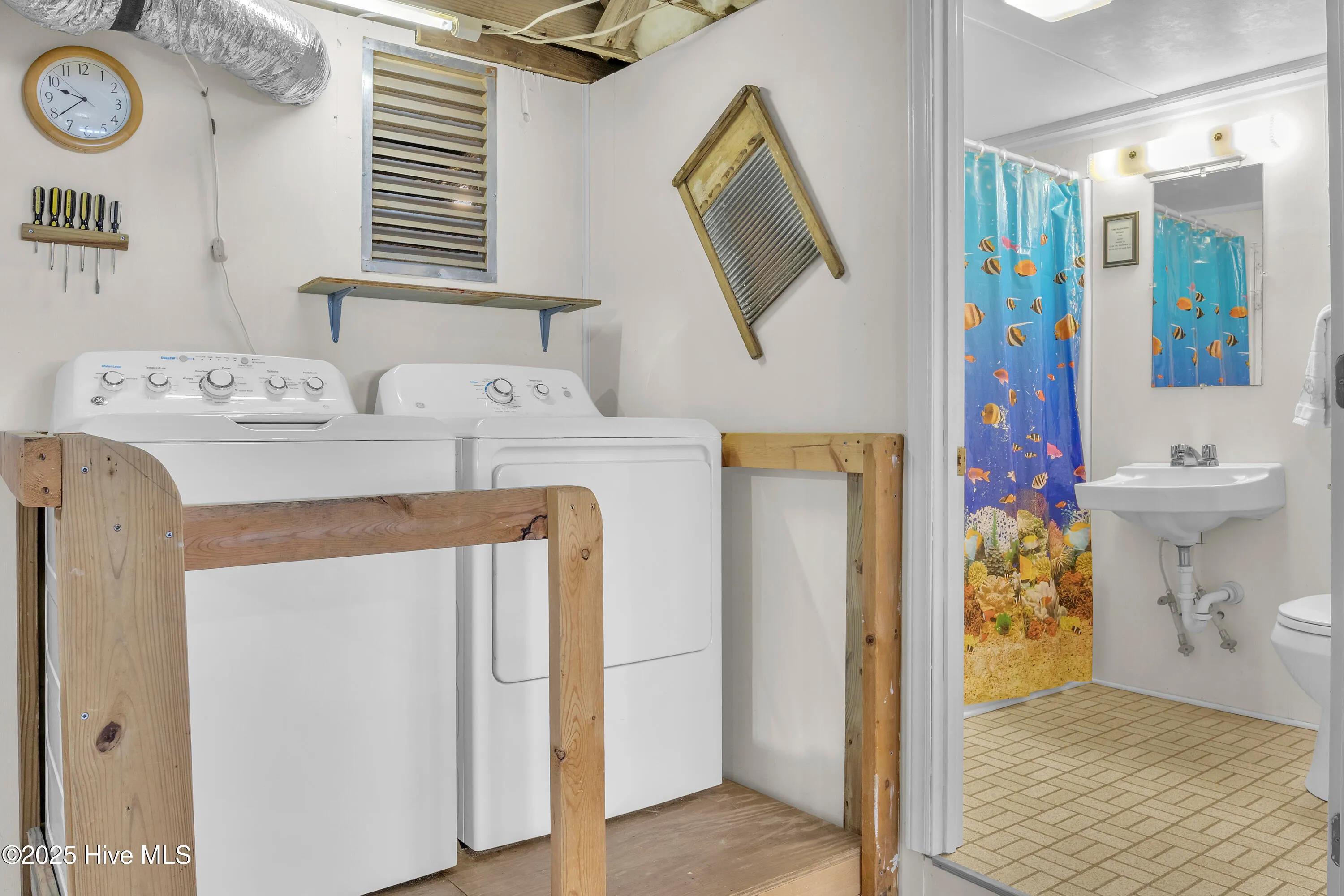 Carolina Beach, North Carolina 28428, United States, 3 Bedrooms Bedrooms, ,2 BathroomsBathrooms,Residential,Active,100422