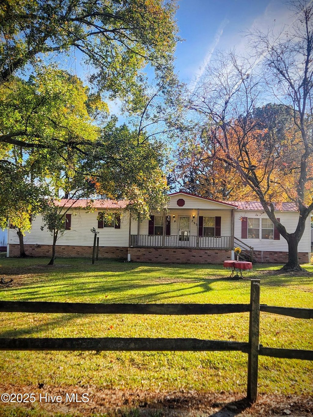 Photo of 723 W Broad Street, Beulaville, NC 28518 (MLS # 100542305)