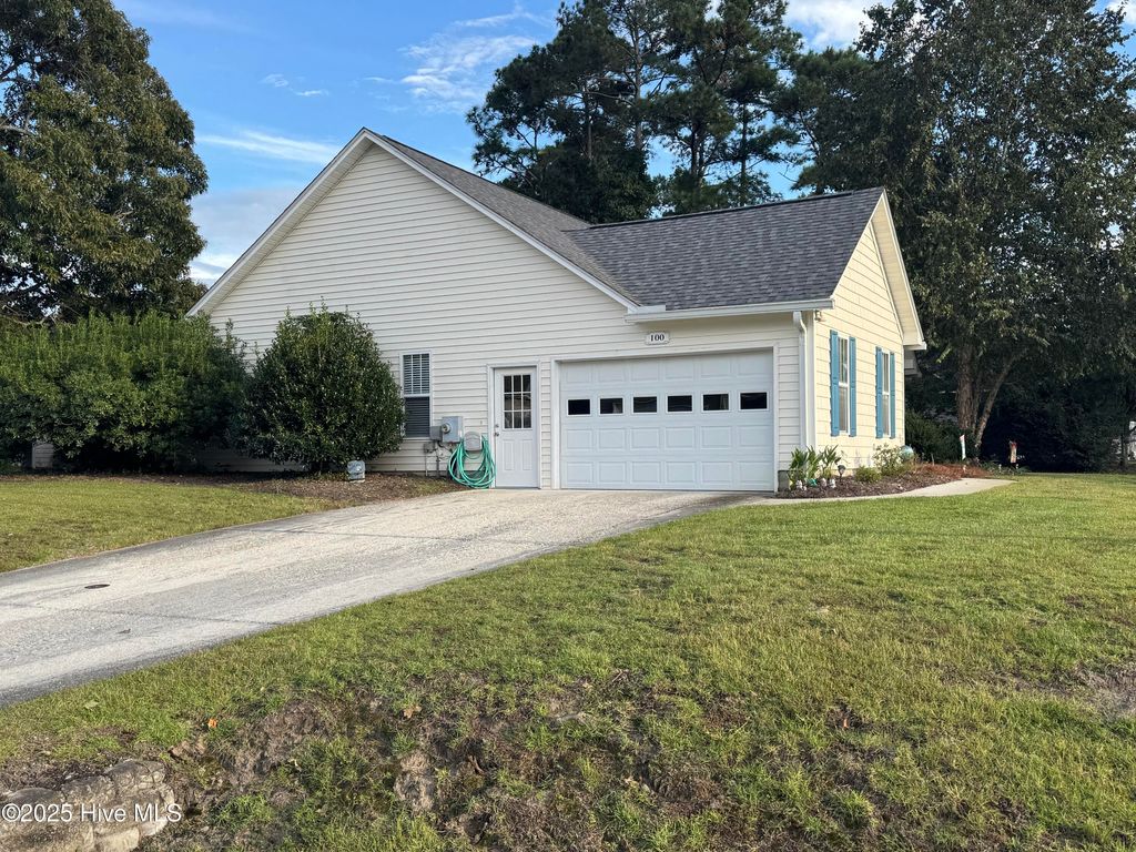 Photo of 100 Southern Magnolia Court, Hampstead, NC 28443 (MLS # 100535506)
