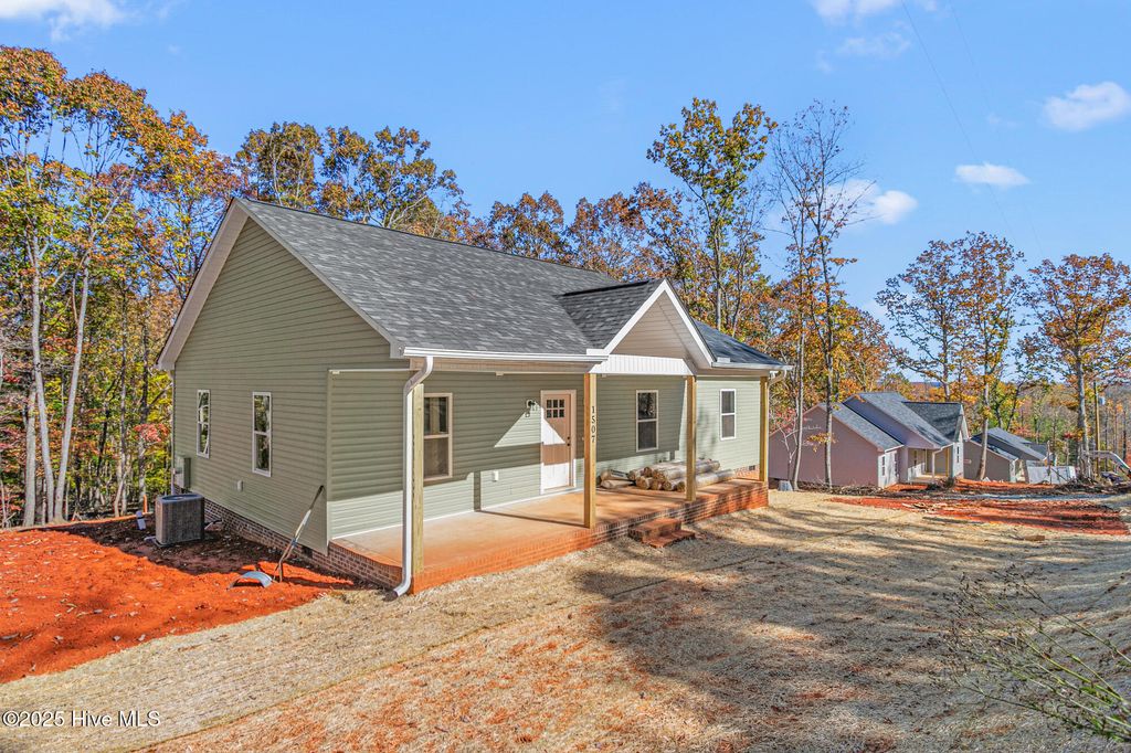 Photo of 1507 Alta Vista Lane, Graham, NC 27253 (MLS # 100539793)