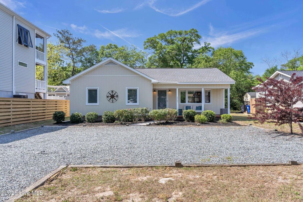 Photo of 2005 E Oak Island Drive, Oak Island, NC 28465 (MLS # 100505255)