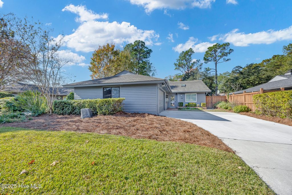 Photo of 1204 Bayside Circle W, Wilmington, NC 28405 (MLS # 100540470)