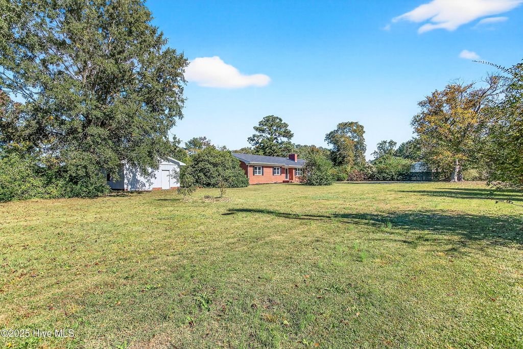 Photo of 165 Thomas Humphrey Road, Jacksonville, NC 28454 (MLS # 100543358)