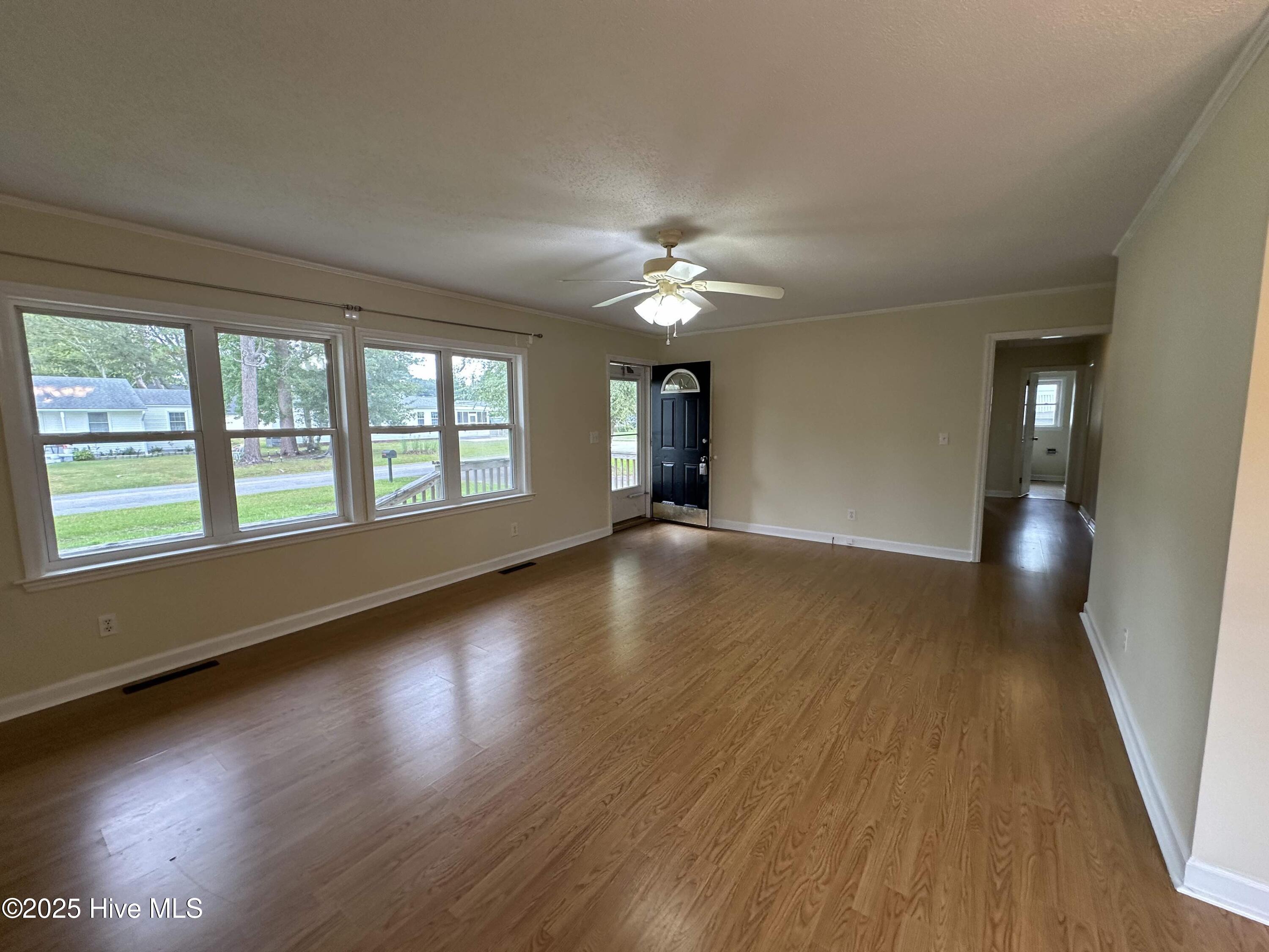 233 Kenneth Boulevard