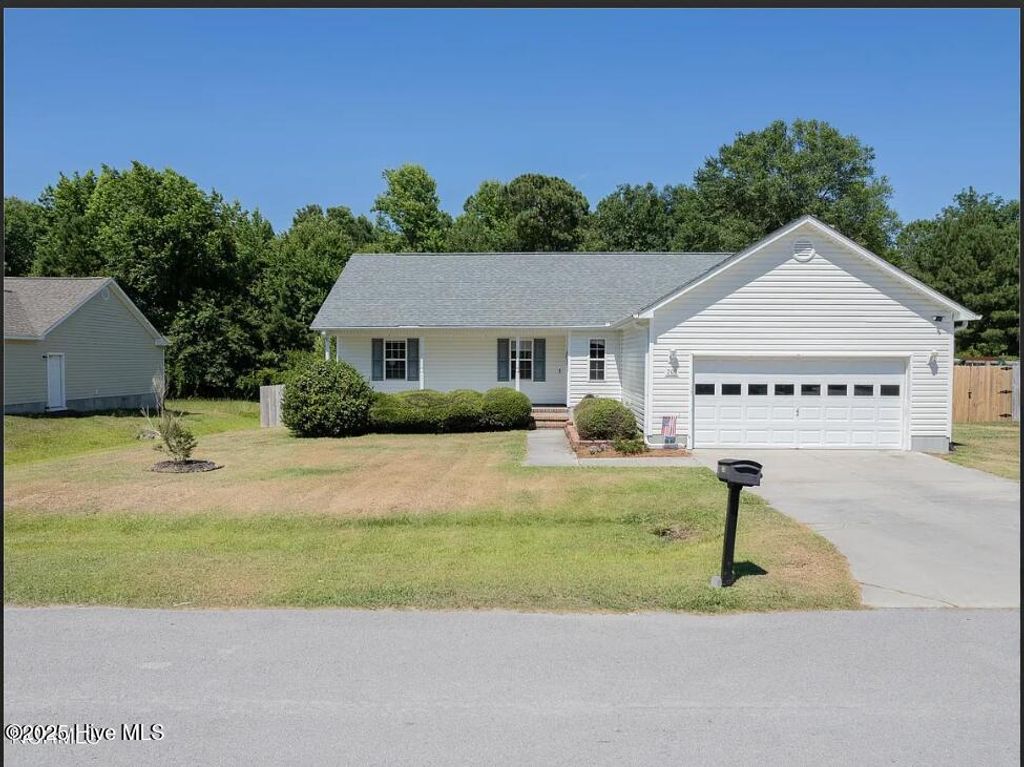 Photo of 200 Smallberry Court, Sneads Ferry, NC 28460 (MLS # 100538159)