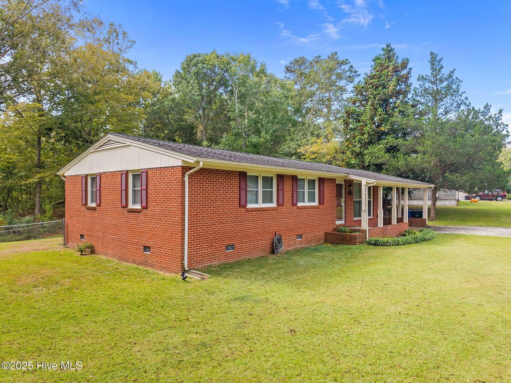 Photo of 505 Maple Street, Jacksonville, NC 28540 (MLS # 100533957)