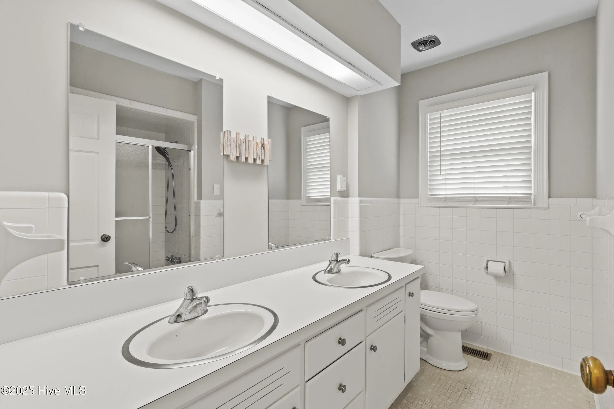 Wallace, North Carolina 28466, United States, 4 Bedrooms Bedrooms, ,3 BathroomsBathrooms,Residential,Active,143135