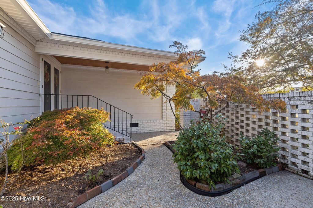 Photo of 1600 Chip Shot Drive, Morehead City, NC 28557 (MLS # 100541916)