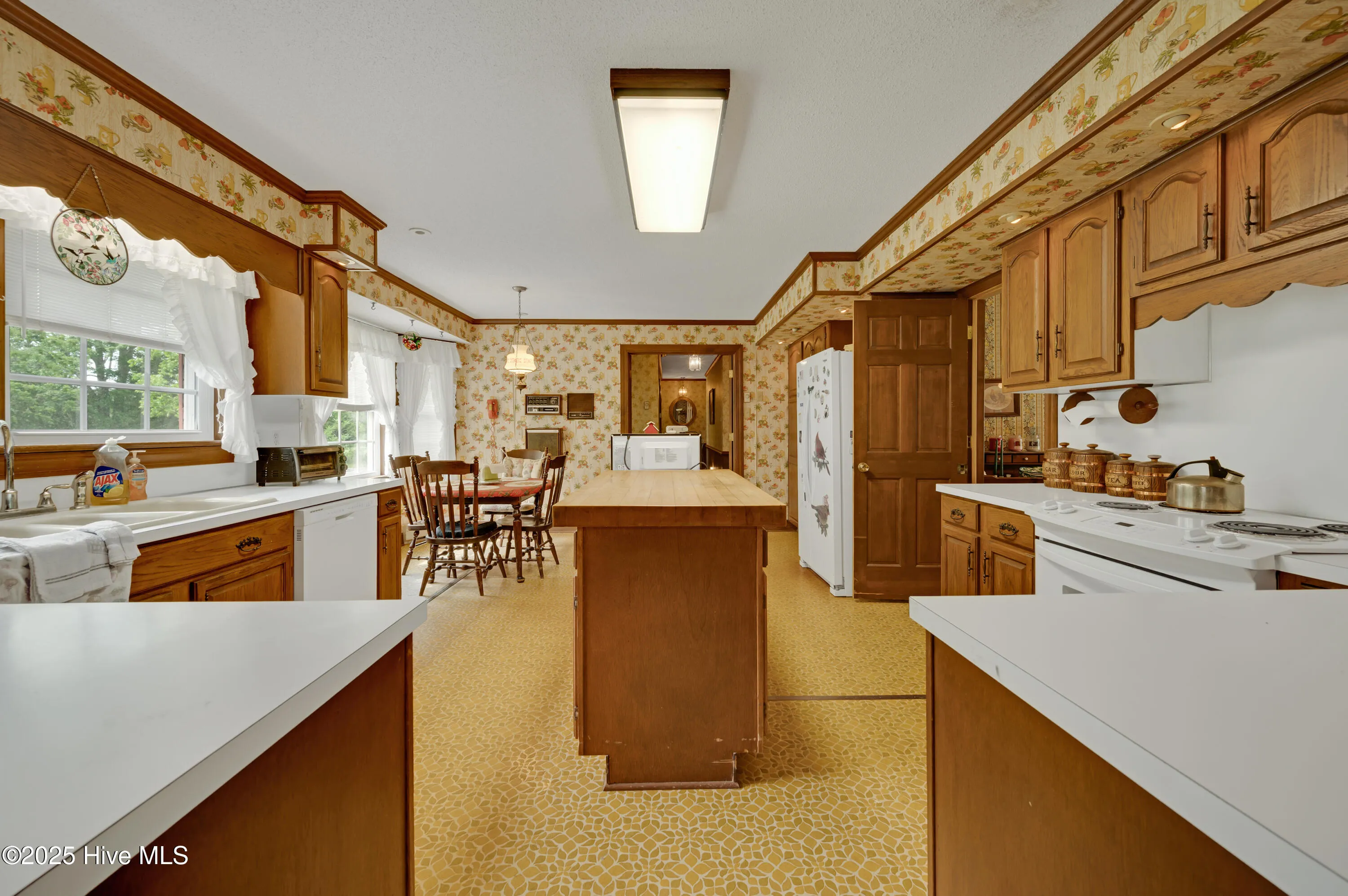 Washington, North Carolina 27889, United States, 4 Bedrooms Bedrooms, ,3 BathroomsBathrooms,Residential,Active,126547