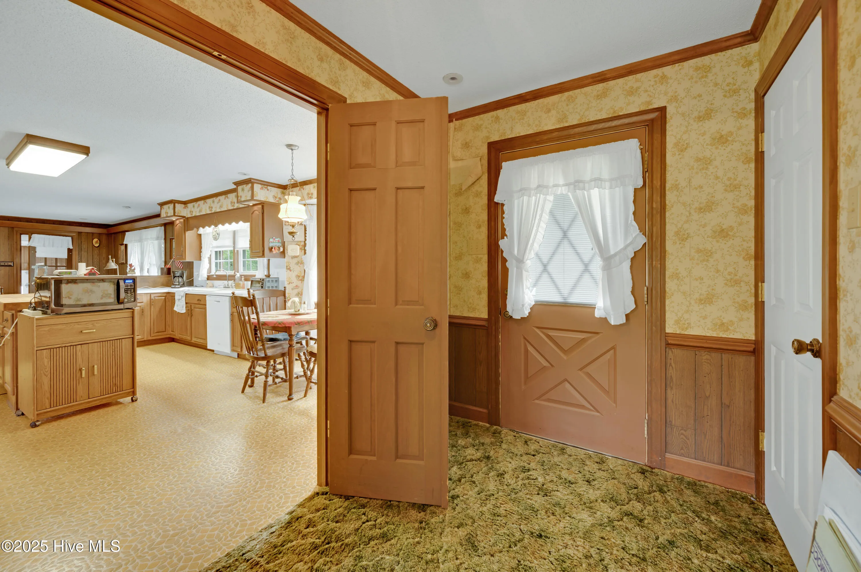 Washington, North Carolina 27889, United States, 4 Bedrooms Bedrooms, ,3 BathroomsBathrooms,Residential,Active,126547