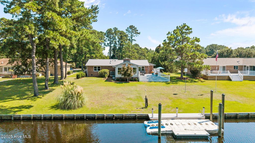 Photo of 1105 Caracara Drive, New Bern, NC 28560 (MLS # 100529739)