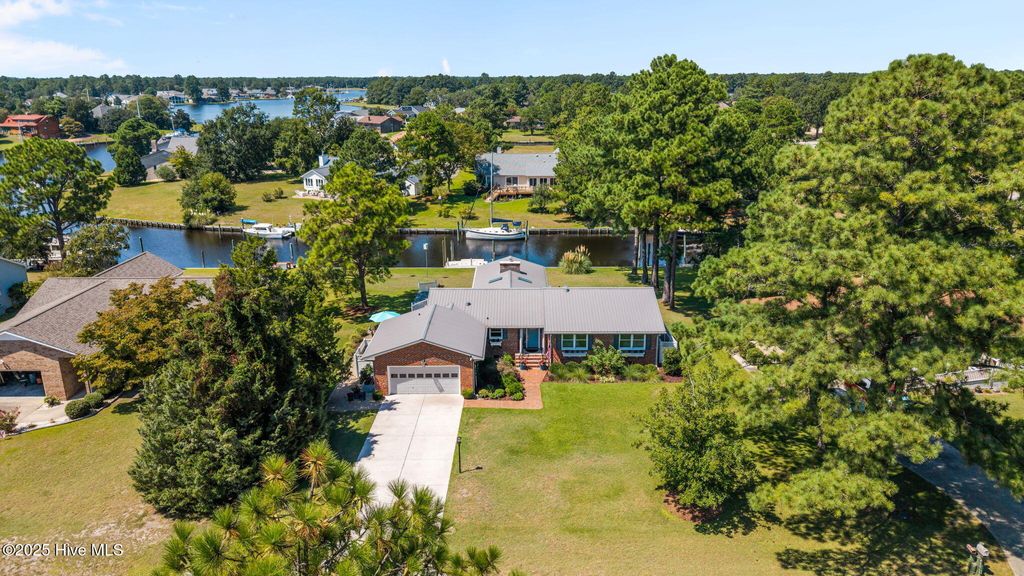 Photo of 1105 Caracara Drive, New Bern, NC 28560 (MLS # 100529739)