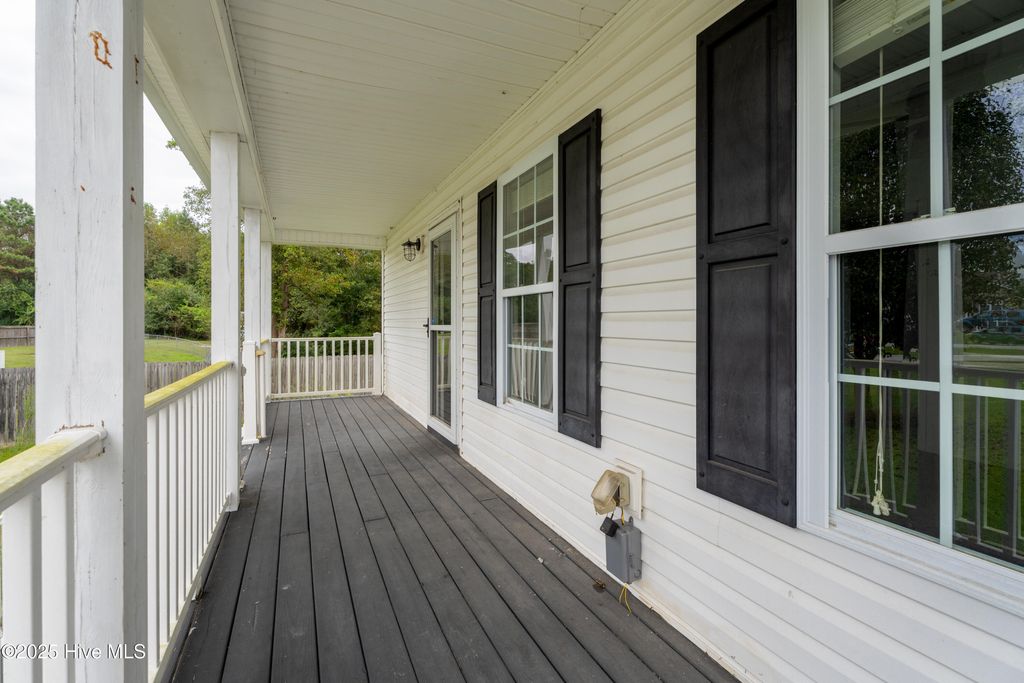Photo of 404 Silva Cove, Richlands, NC 28574 (MLS # 100536355)