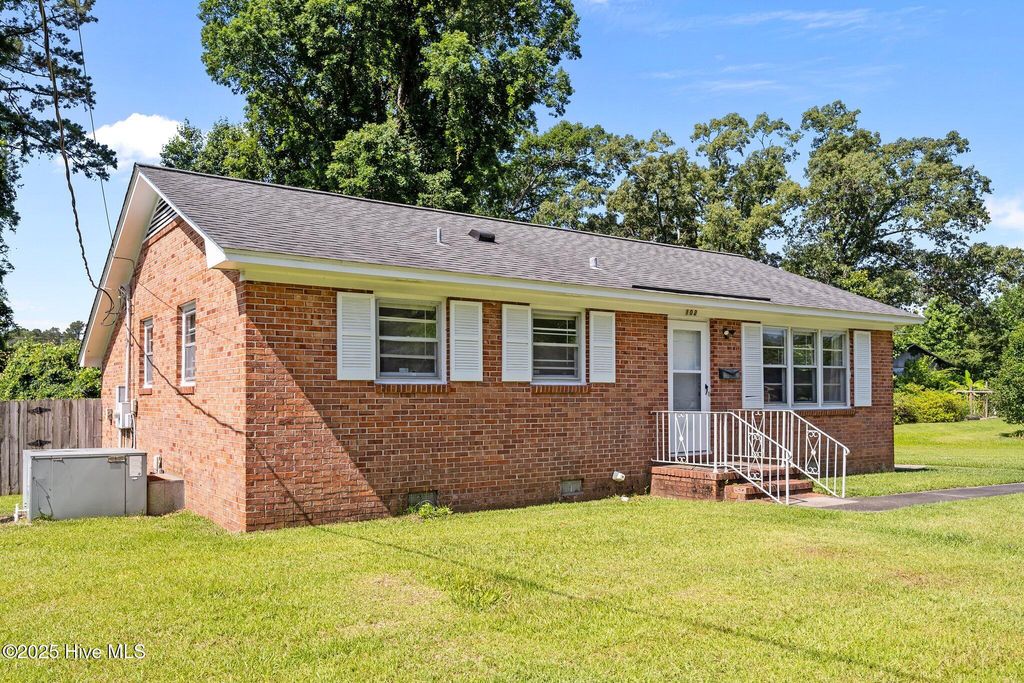 Photo of 102 Mercer Road, Jacksonville, NC 28546 (MLS # 100513364)