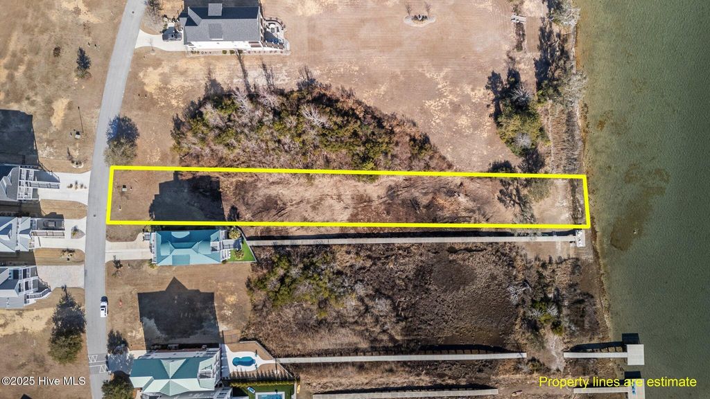 Photo of 739 Cannonsgate Drive, Newport, NC 28570 (MLS # 100486723)