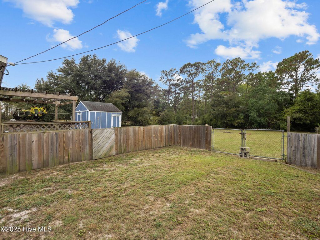 Photo of 87 Crown Point Road, Hubert, NC 28539 (MLS # 100533572)