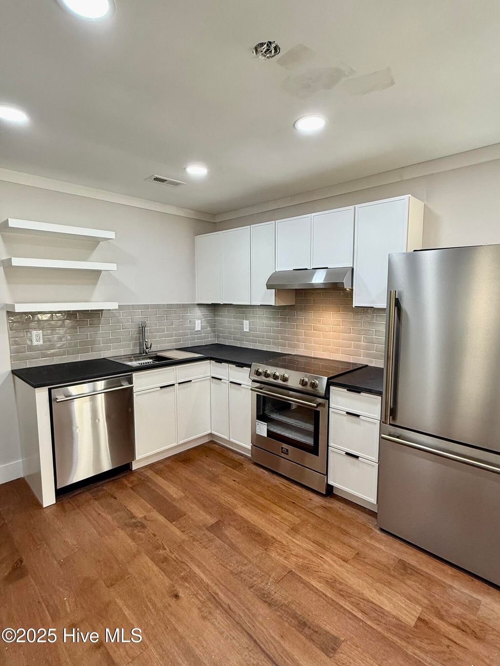 Photo of 124 Jefferson Street, Beaufort, NC 28516 (MLS # 100540427)