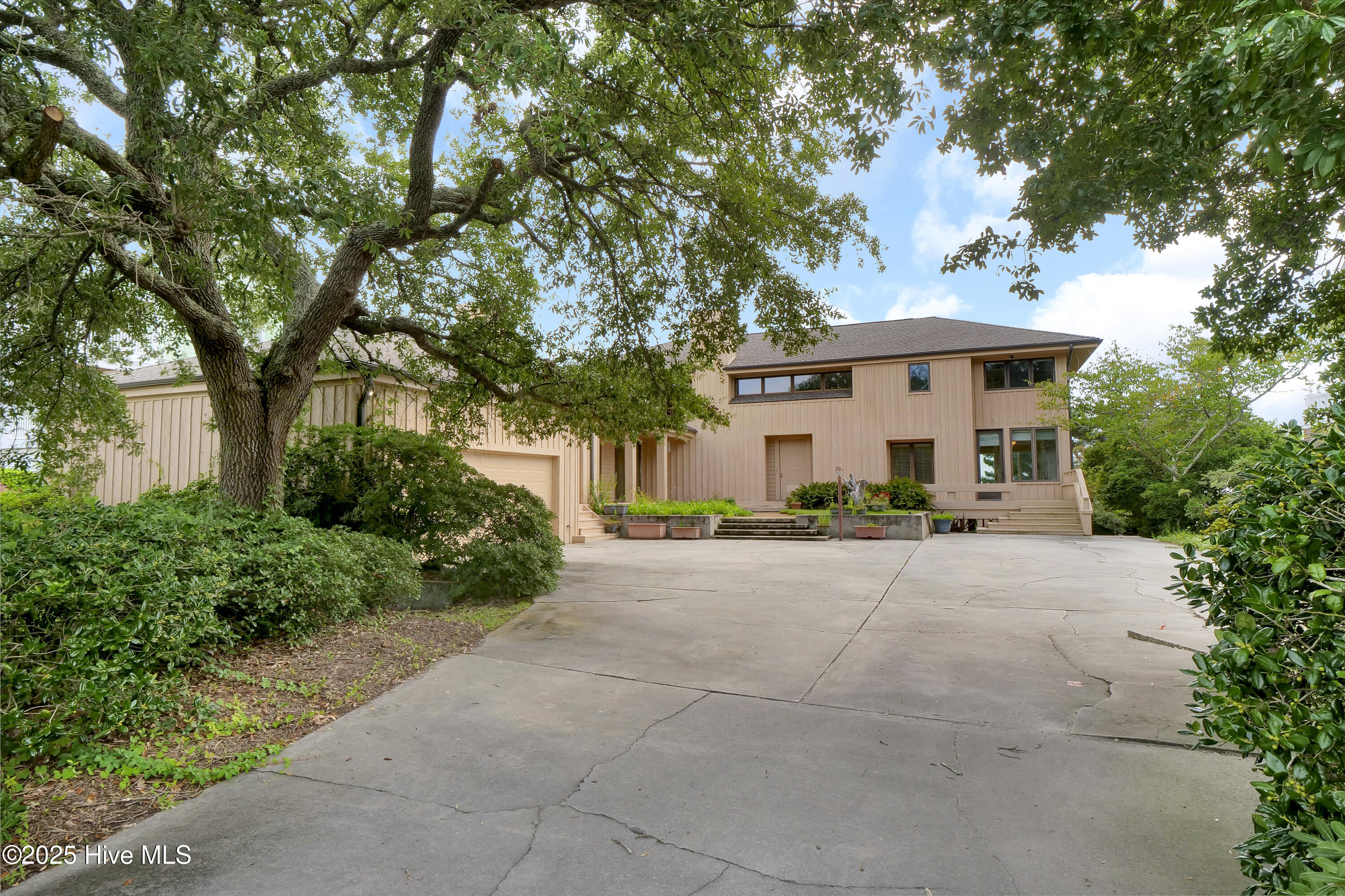 825 Inlet View Drive