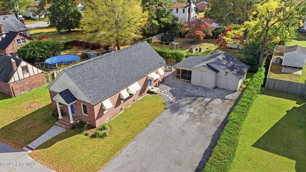 Photo of 102 W Maple Street, Gatesville, NC 27938 (MLS # 100540805)