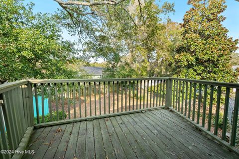 A home in Oak Island