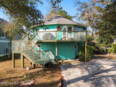 A home in Oak Island