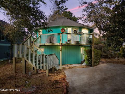 A home in Oak Island